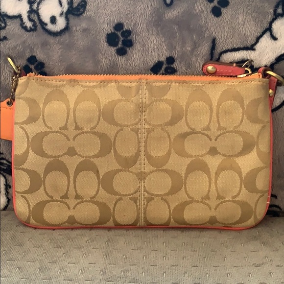Coach wristlet - Picture 2 of 6
